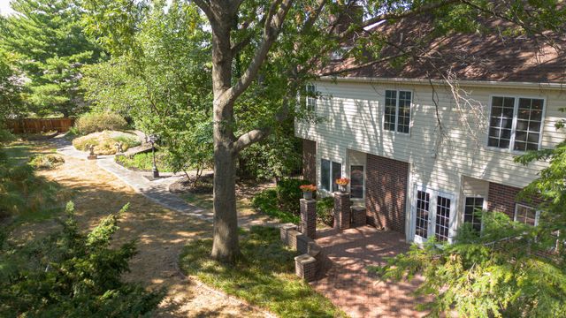 3850 E Country Place Place, Springfield, MO 65809