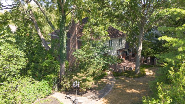3850 E Country Place Place, Springfield, MO 65809