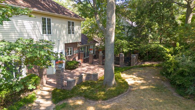 3850 E Country Place Place, Springfield, MO 65809