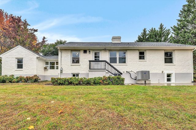 3573 Windsor RD, Roanoke, VA 24018
