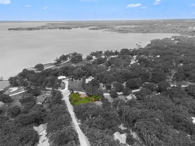 200 Lakeside Drive, West Tawakoni, TX 75474