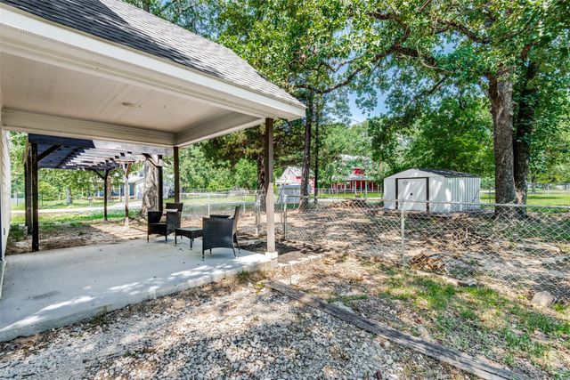 200 Lakeside Drive, West Tawakoni, TX 75474