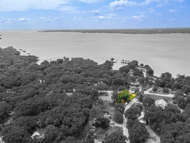 200 Lakeside Drive, West Tawakoni, TX 75474