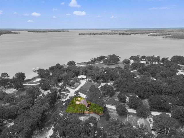 200 Lakeside Drive, West Tawakoni, TX 75474