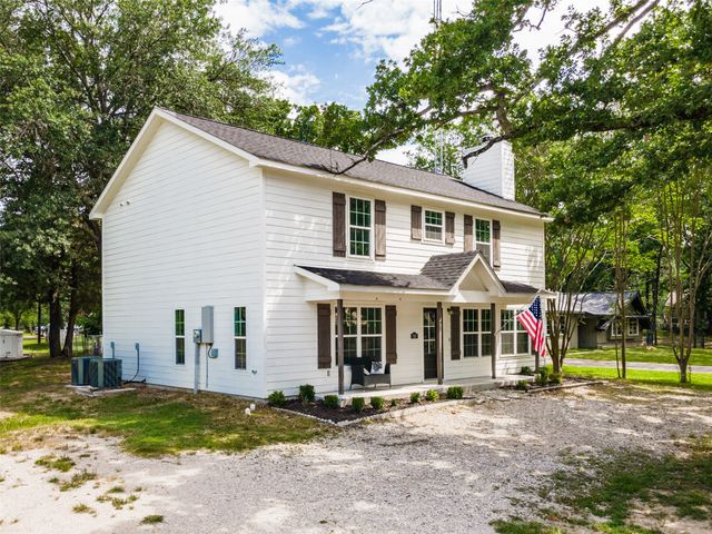 200 Lakeside Drive, West Tawakoni, TX 75474