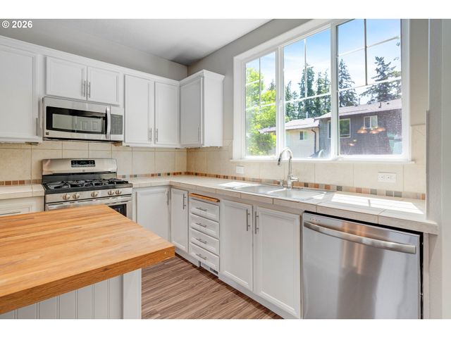 15495 Sw COBALT Ln, Beaverton, OR 97007