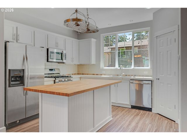 15495 Sw COBALT Ln, Beaverton, OR 97007