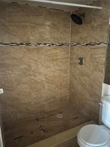 8635 NW 8th St 210, Miami, FL 33126