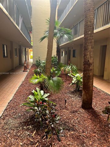 8635 NW 8th St 210, Miami, FL 33126