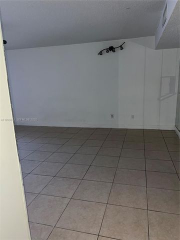 8635 NW 8th St 210, Miami, FL 33126