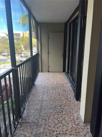 8635 NW 8th St 210, Miami, FL 33126