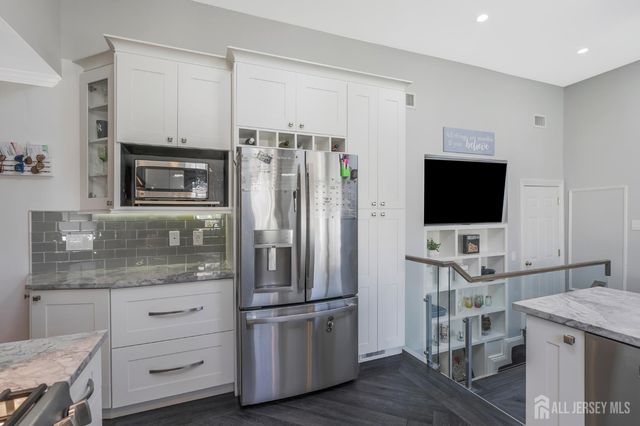 230 Melrose Avenue, Middlesex, NJ 08846