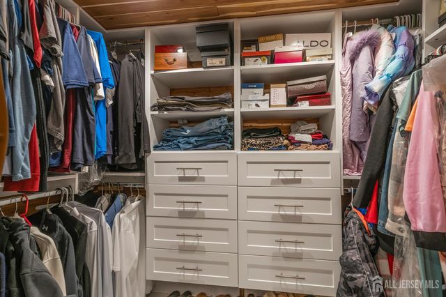 230 Melrose Avenue, Middlesex, NJ 08846