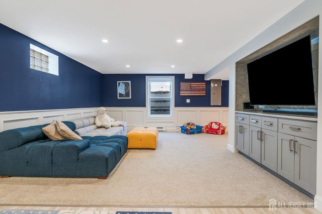 230 Melrose Avenue, Middlesex, NJ 08846