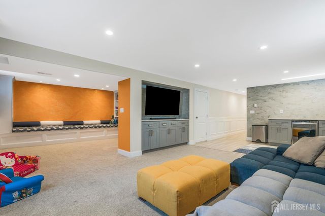 230 Melrose Avenue, Middlesex, NJ 08846