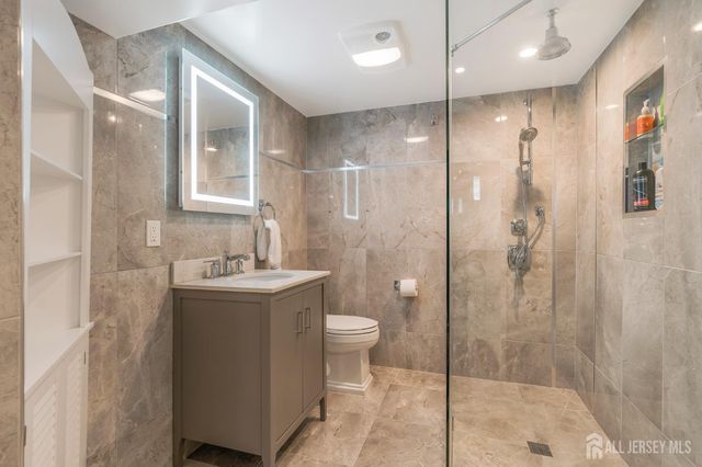 230 Melrose Avenue, Middlesex, NJ 08846