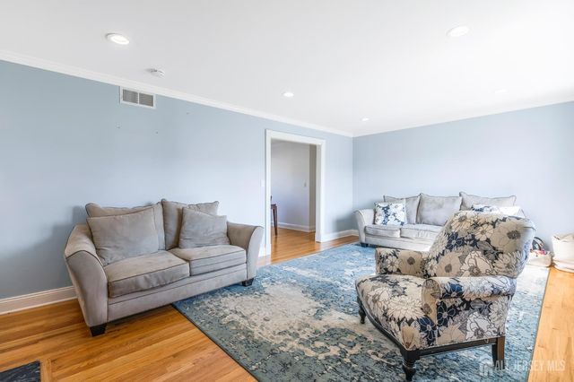 230 Melrose Avenue, Middlesex, NJ 08846