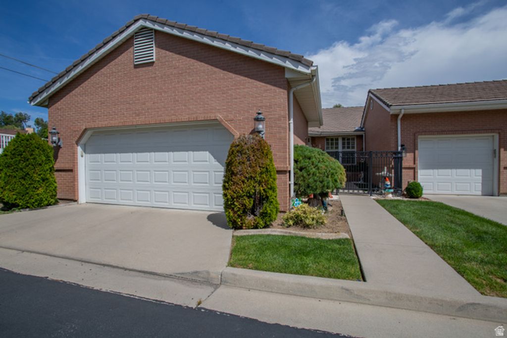 5302 S BIRCH POINT RD, Murray, UT 84117 — exterior