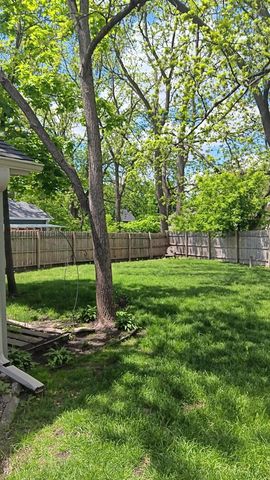 304 S Silver Lake STREET, Oconomowoc, WI 53066