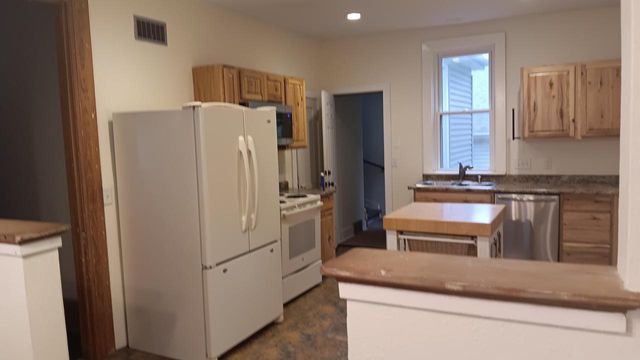 304 S Silver Lake STREET, Oconomowoc, WI 53066