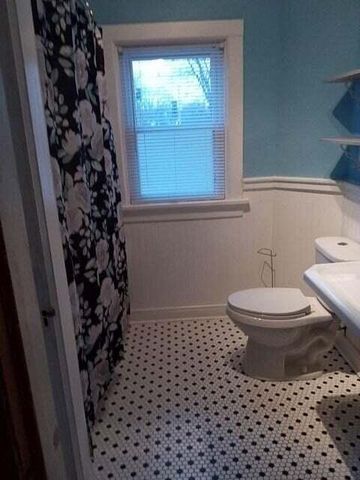 304 S Silver Lake STREET, Oconomowoc, WI 53066