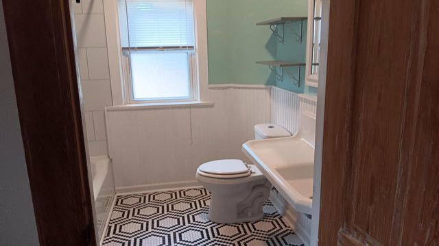 304 S Silver Lake STREET, Oconomowoc, WI 53066