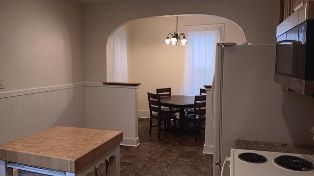 304 S Silver Lake STREET, Oconomowoc, WI 53066
