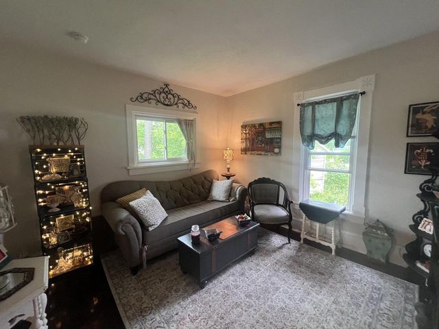 304 S Silver Lake STREET, Oconomowoc, WI 53066