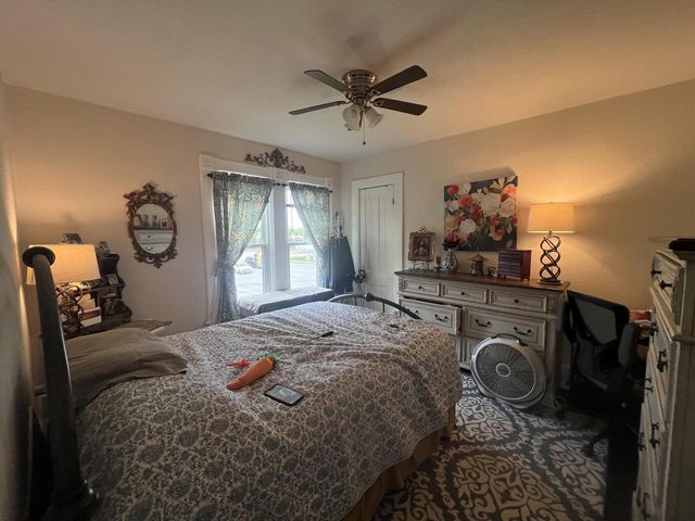 304 S Silver Lake STREET, Oconomowoc, WI 53066