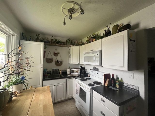 304 S Silver Lake STREET, Oconomowoc, WI 53066