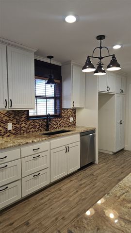 7942 Fm 859, Edgewood, TX 75117