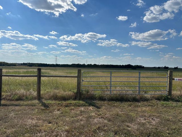 8038 Ohnheiser Kaase Road, La Grange, TX 78945