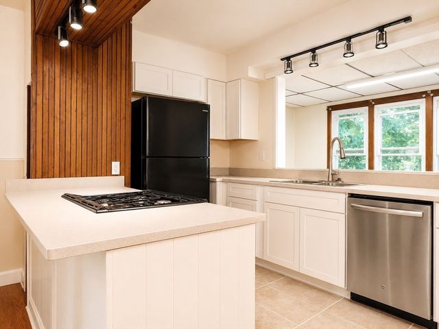 19 Blaine Ave 2, Beverly, MA 01915