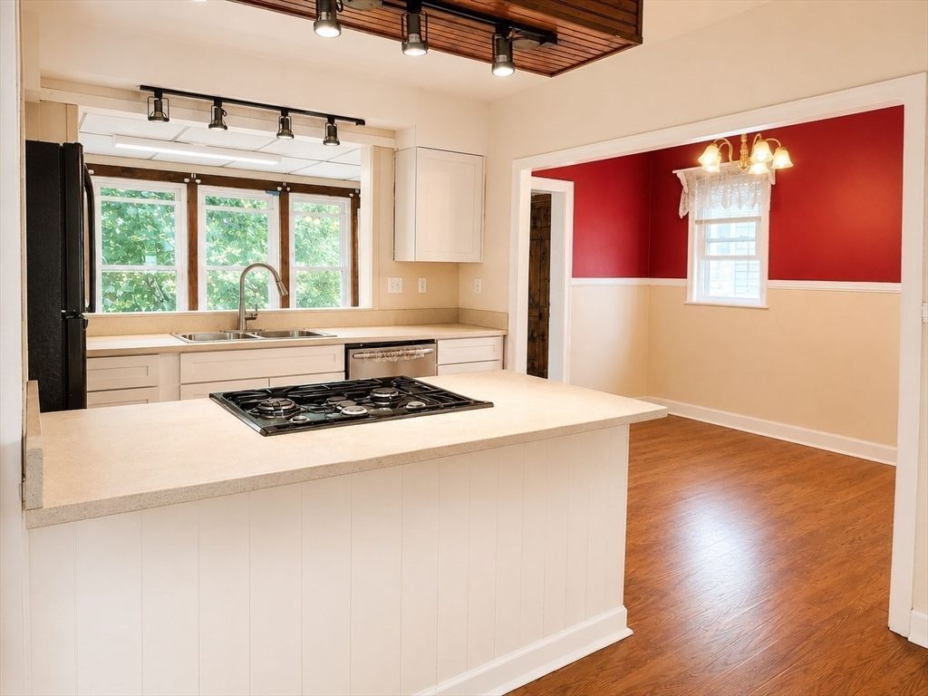 19 Blaine Ave 2, Beverly, MA 01915