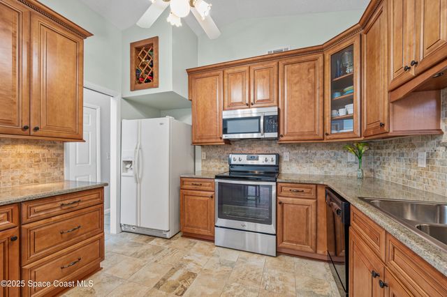 920 Peacock Avenue NE, Palm Bay, FL 32907