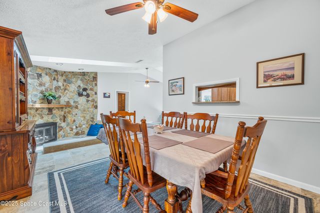 920 Peacock Avenue NE, Palm Bay, FL 32907