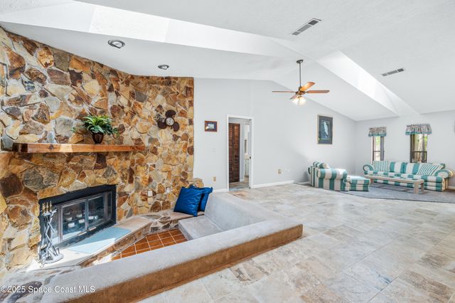 920 Peacock Avenue NE, Palm Bay, FL 32907