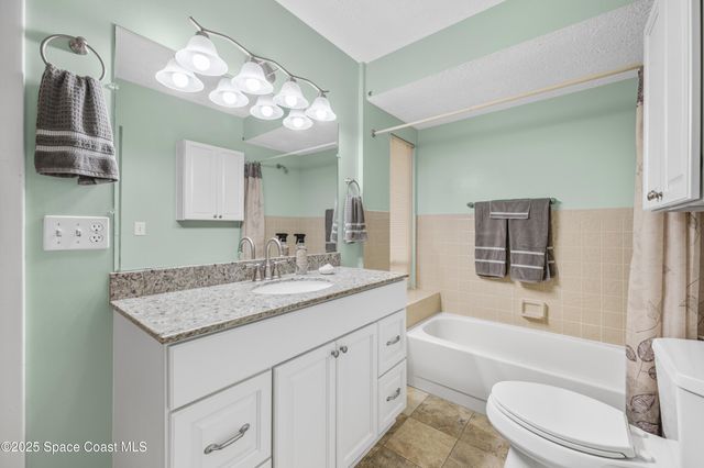 920 Peacock Avenue NE, Palm Bay, FL 32907