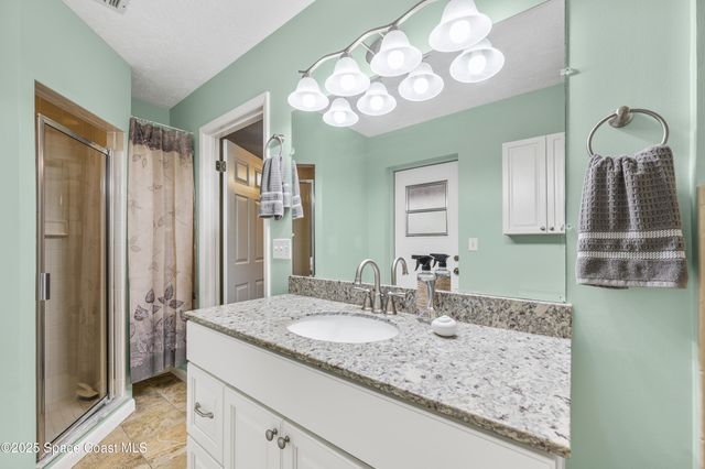 920 Peacock Avenue NE, Palm Bay, FL 32907