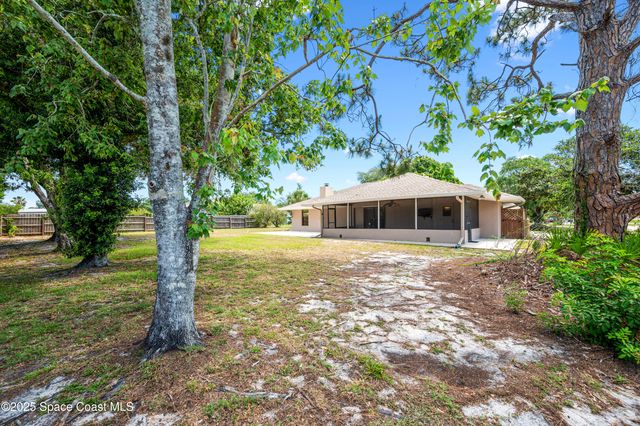 920 Peacock Avenue NE, Palm Bay, FL 32907