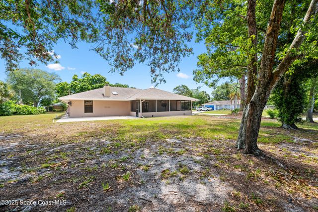 920 Peacock Avenue NE, Palm Bay, FL 32907