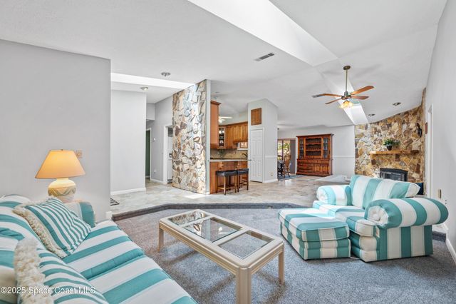 920 Peacock Avenue NE, Palm Bay, FL 32907