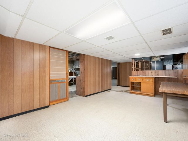 18547 Lexington Avenue, Homewood, IL 60430