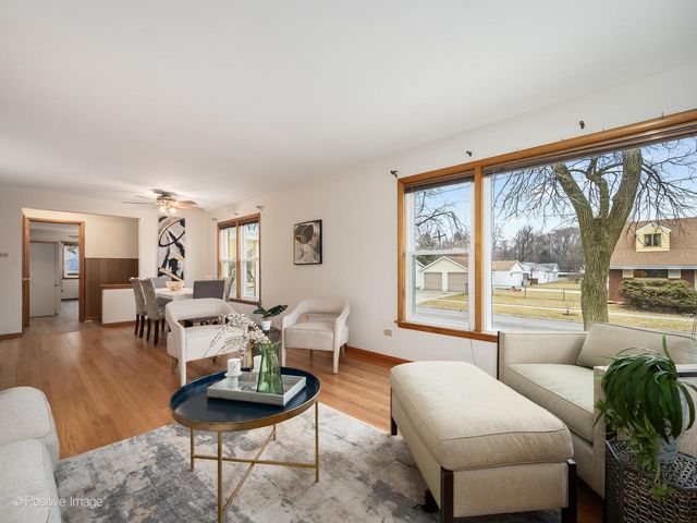 18547 Lexington Avenue, Homewood, IL 60430