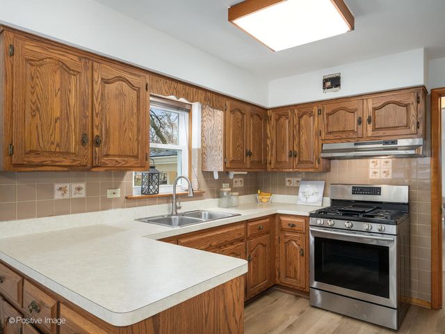 18547 Lexington Avenue, Homewood, IL 60430