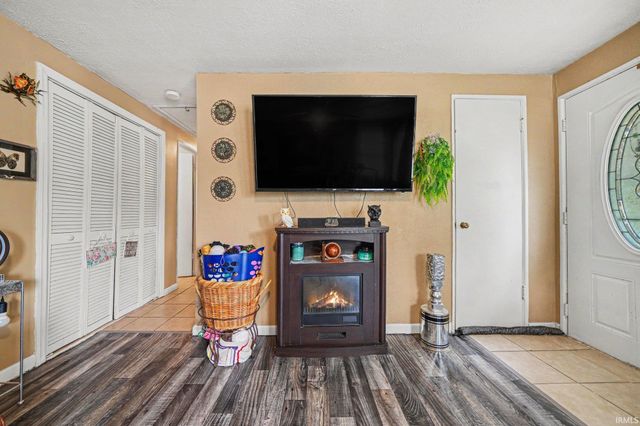 2520 Wall Street, South Bend, IN 46615