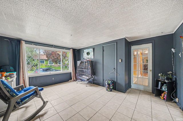 2520 Wall Street, South Bend, IN 46615