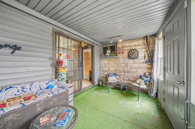 2520 Wall Street, South Bend, IN 46615