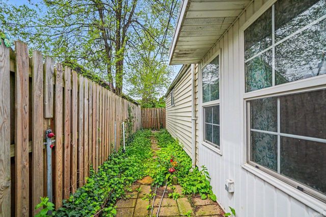2520 Wall Street, South Bend, IN 46615