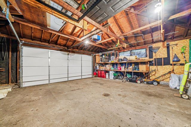 2520 Wall Street, South Bend, IN 46615